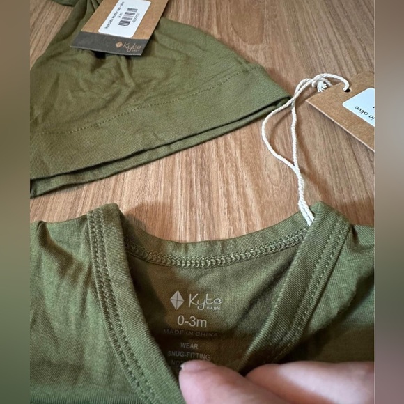 Kyte Bundler and Hat - Picture 2 of 3